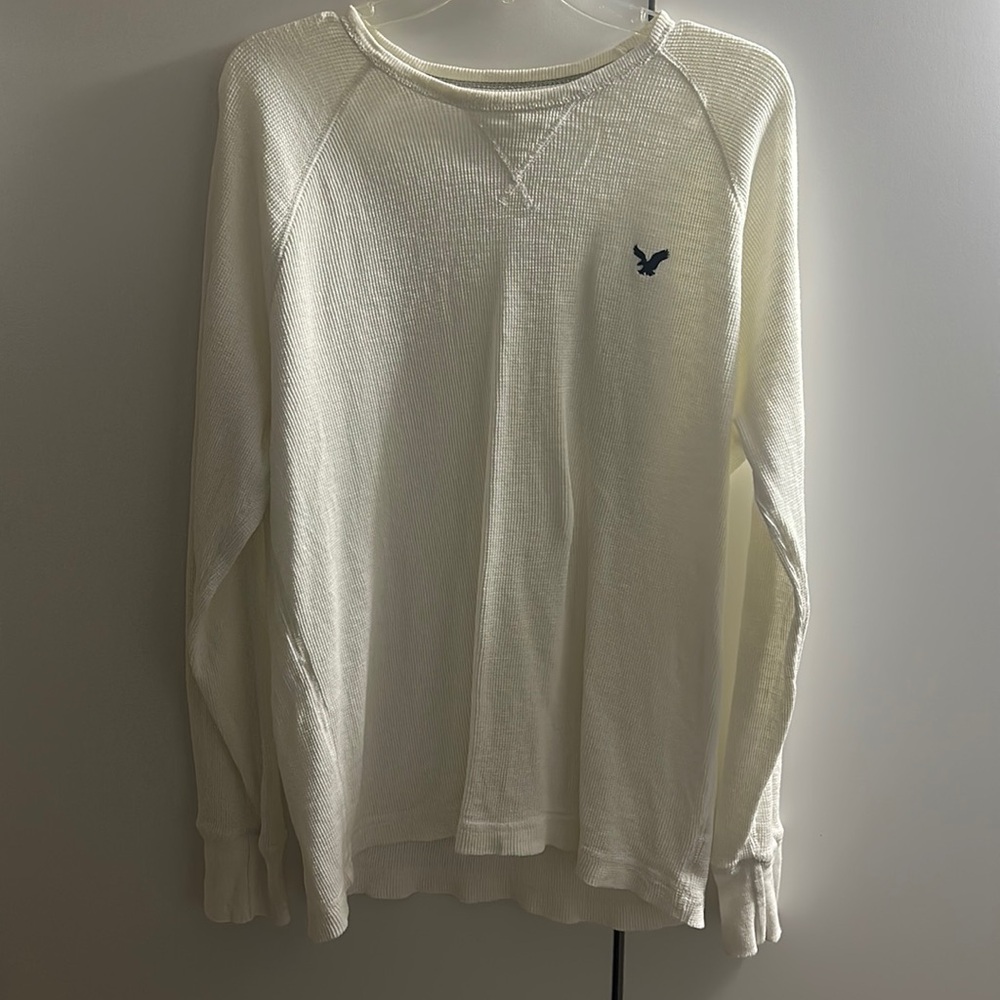 Men’s white American eagle long sleeved shirt. XL. UEC